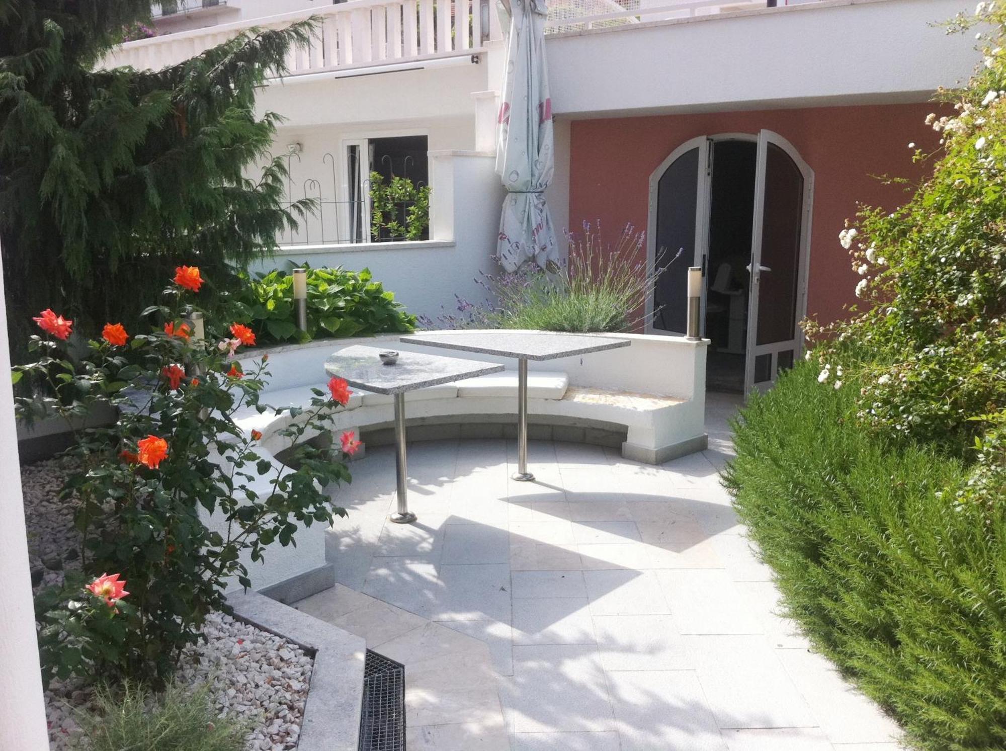 Hotel Bavaria Trogir Donji Seget Exterior foto