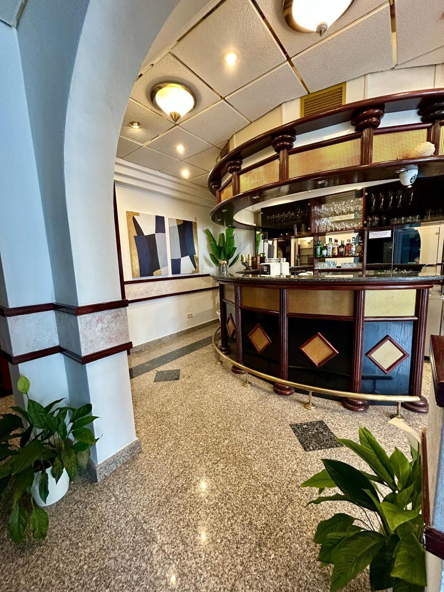 Hotel Bavaria Trogir Donji Seget Exterior foto