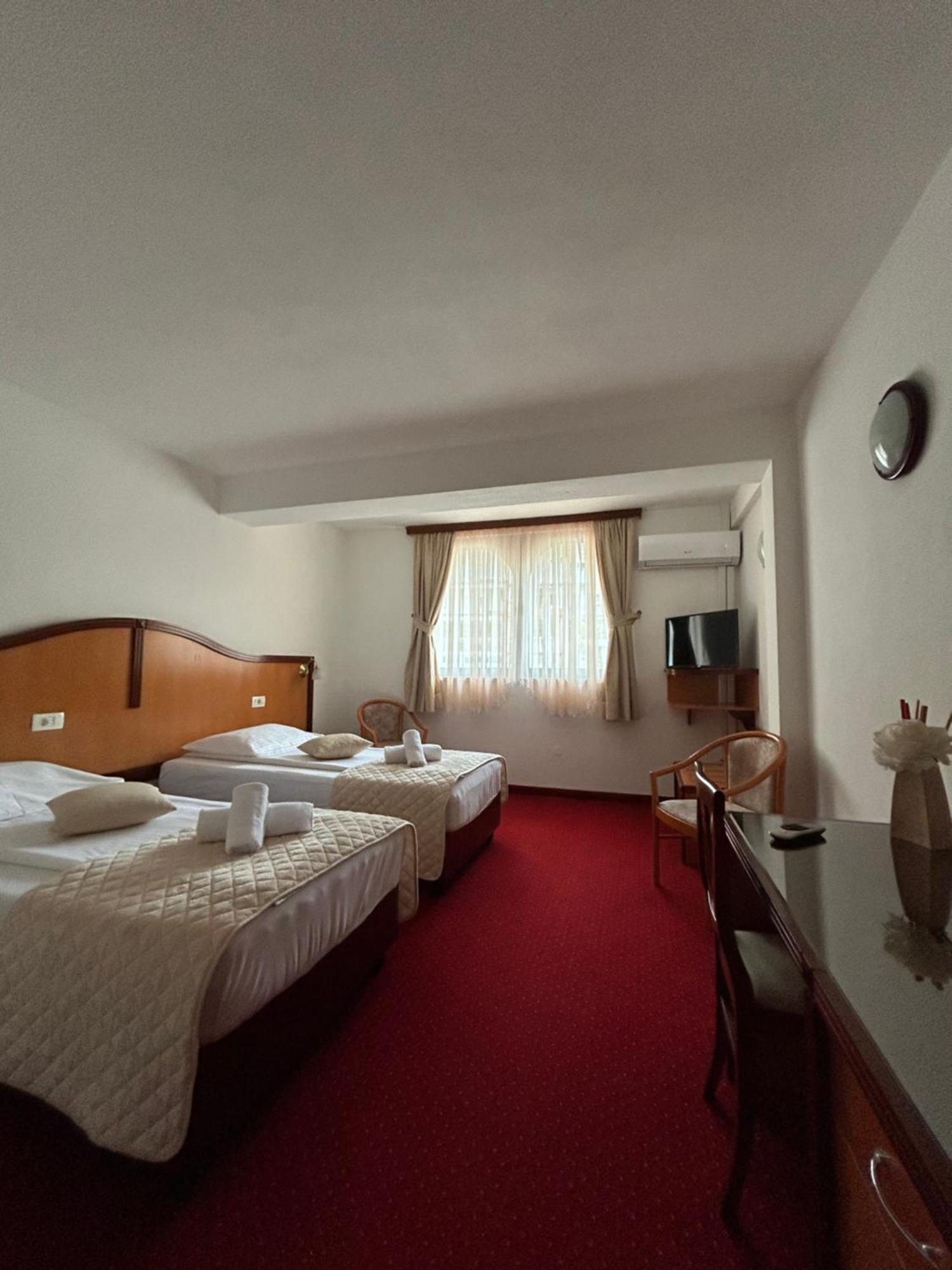 Hotel Bavaria Trogir Donji Seget Exterior foto