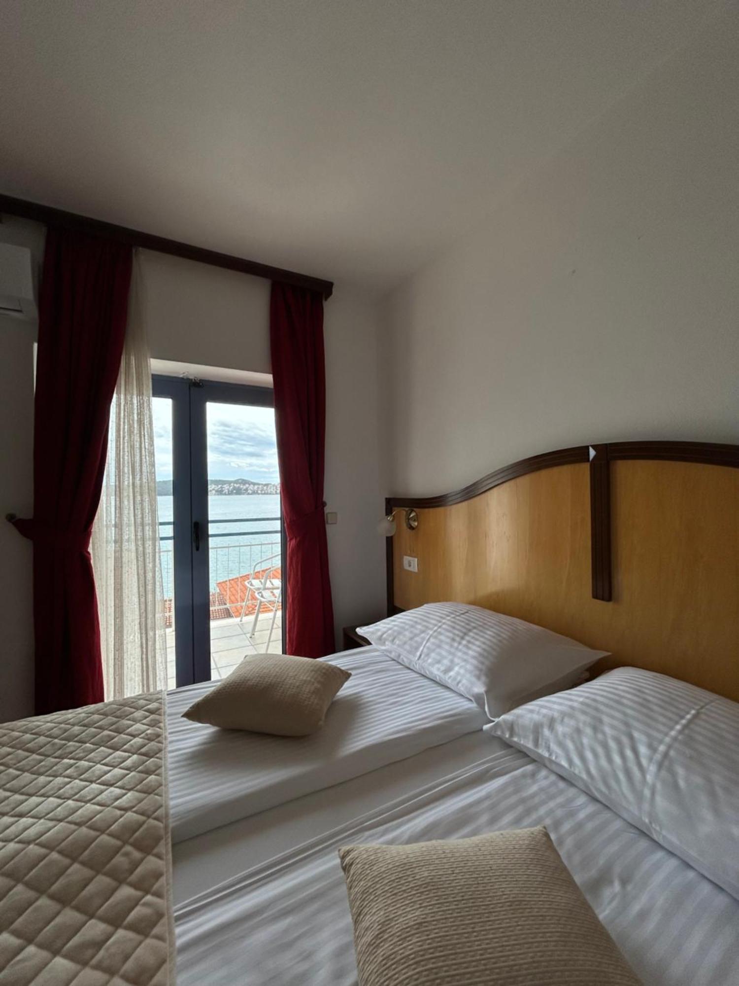 Hotel Bavaria Trogir Donji Seget Exterior foto